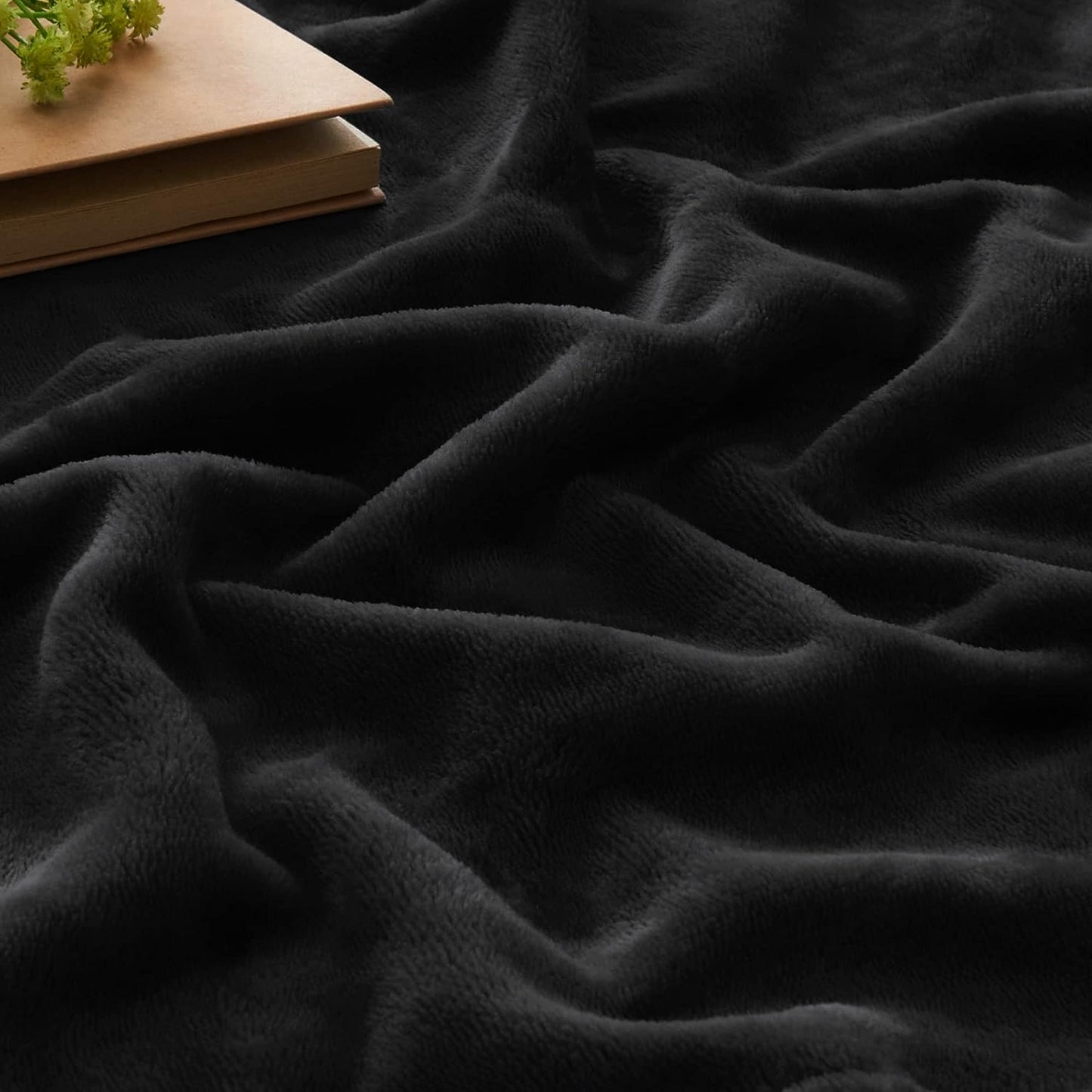 2 Pieces Fleece Blankets (Black, Solid & Checekered, 50"X60"), Luxury Plush Cozy Fuzzy Blankets