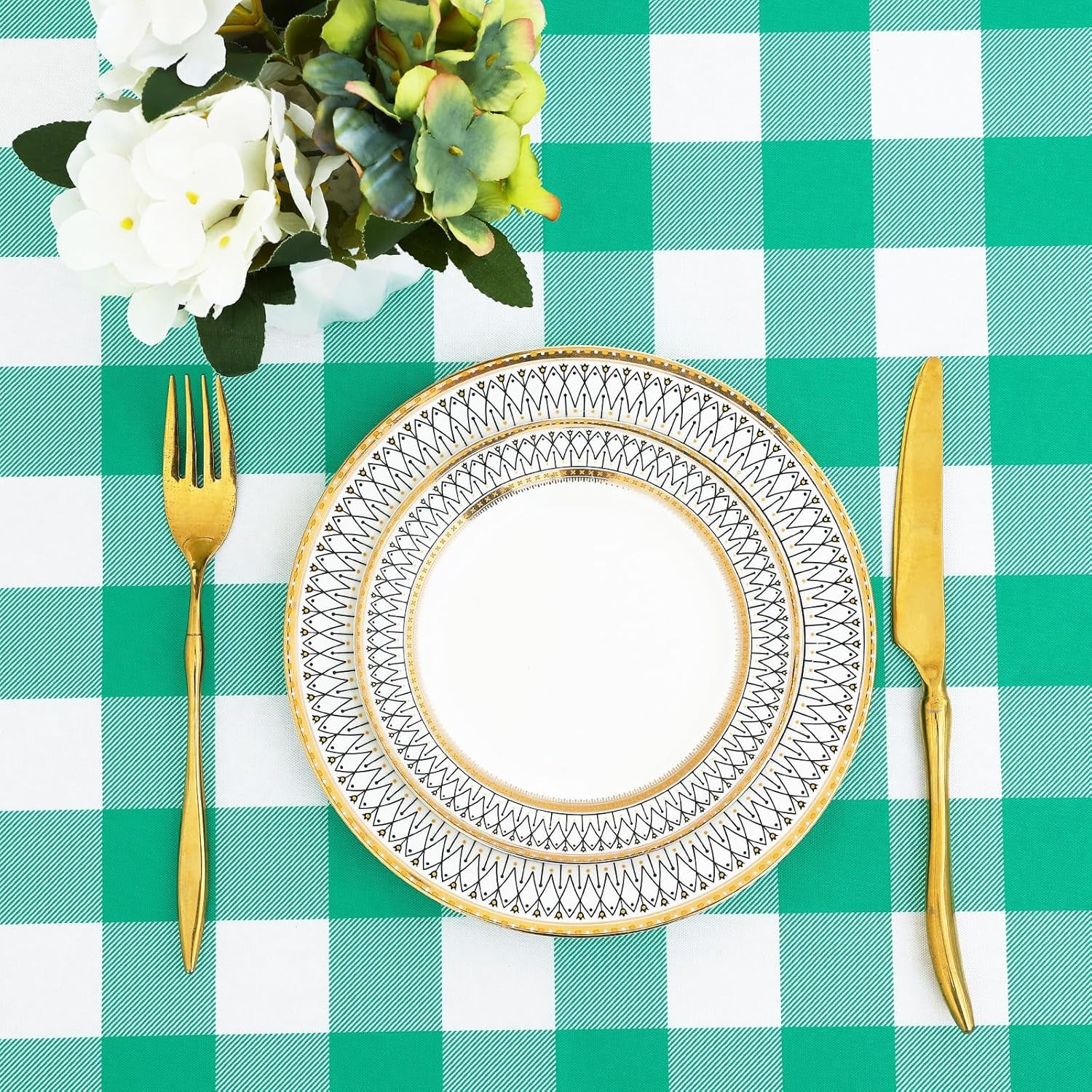 Rectangle Waterproof Vinyl Table Cloth, Buffalo Flannel Backed Tablecloth, Wipeable Plastic Table Cover for Dinner, Kitchen, Outdoor (60" X 84", Green and White)