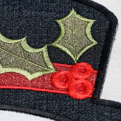 Christmas Placemats Set of 4, Xmas White Snowman round Place Mats for Holiday Kitchen Dining Table, Burlap Embroidered Doilies with Red and Green for Kids, Xmas, Parties, Machine Washable