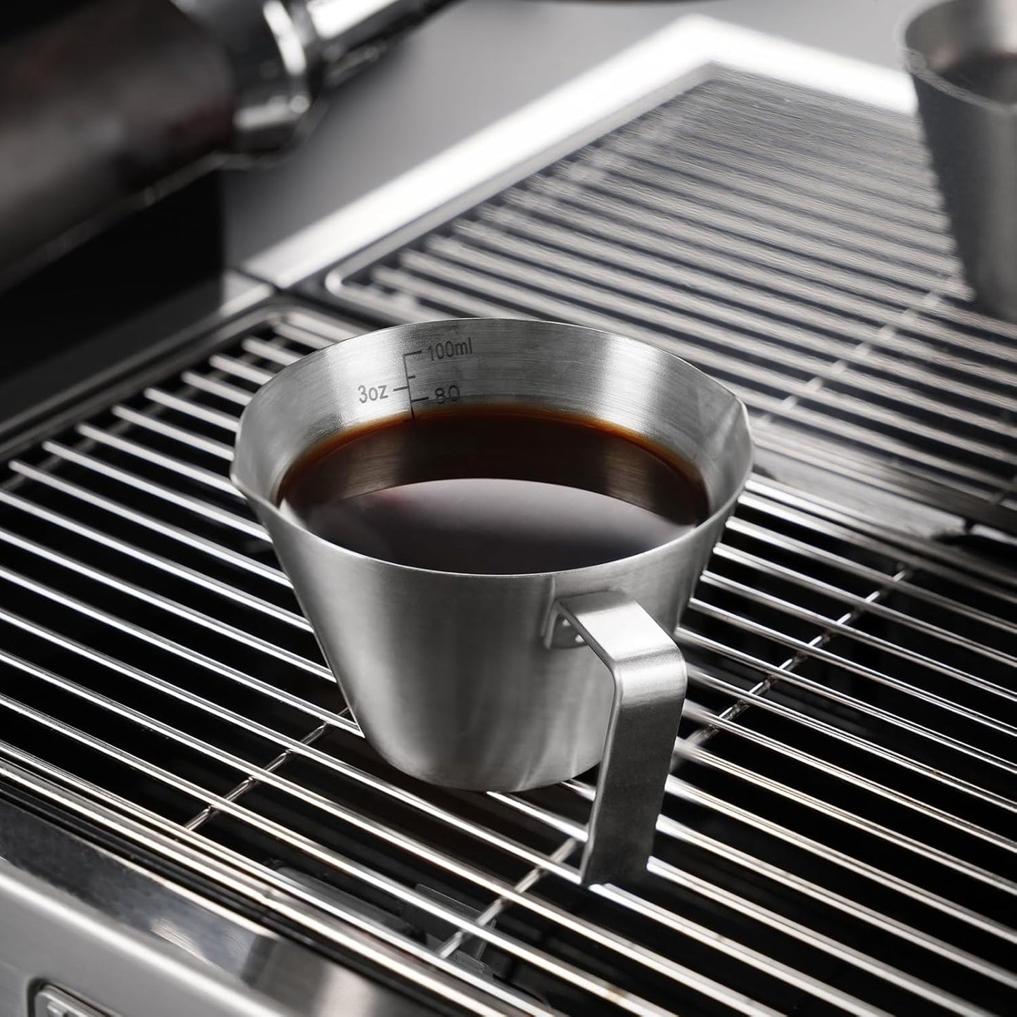 Espresso Cup with Handle, Stainless Steel Espresso Accessories, Double Spout Metal Measuring Cup with Dual Scale, Espresso Shot Pitcher with V-Shaped Mouth, 3.4OZ/100ML