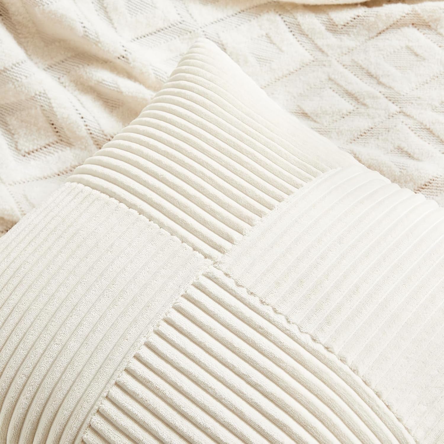 4 Packs Boho Cream Decorative Throw Pillow Covers 18X18 Inch for Living Room Couch Bed Sofa, Rustic Farmhouse Home Decor, Soft Cross Corduroy Patchwork Textured Square Cushion Case 45X45 Cm