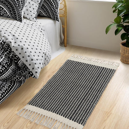 Boho Bathroom Rugs, Small 2X3 Front Door Mat Lightweight Kitchen Rug Woven Cotton Area Rug with Tassels, Farmhouse Washable Black and White Throw Rug Low Pile Carpet for Entry Laundry