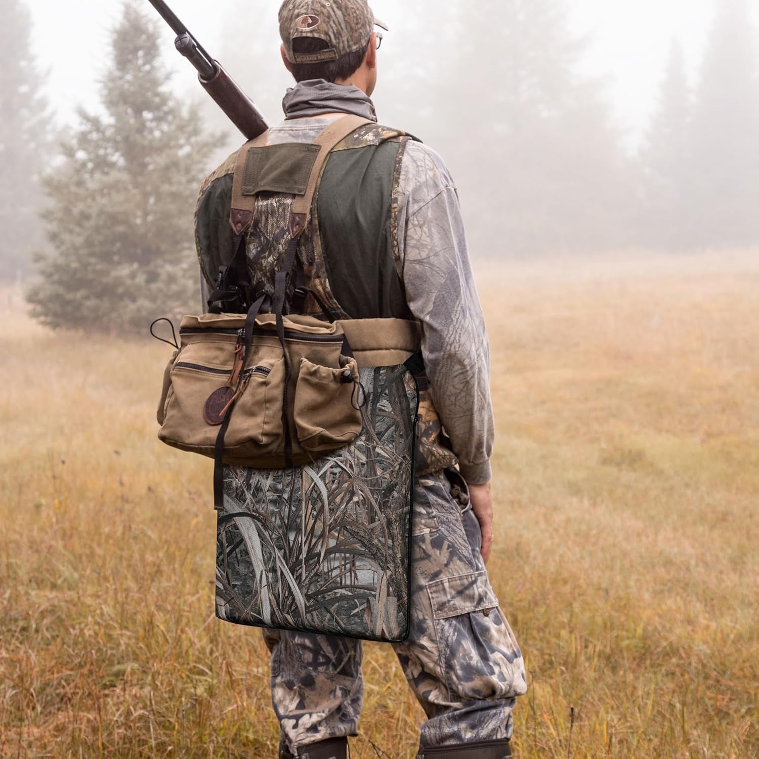 1PCS Portable Hunting Seat Cushion, 16.5 X 14.1 X2.3In Thickening Lightweight Outdoor Cushion, Waterproof Sponge Dirty Proof Pad for Hunting, Camping, Stadium, Outdoor Sports(Reed Camouflage)