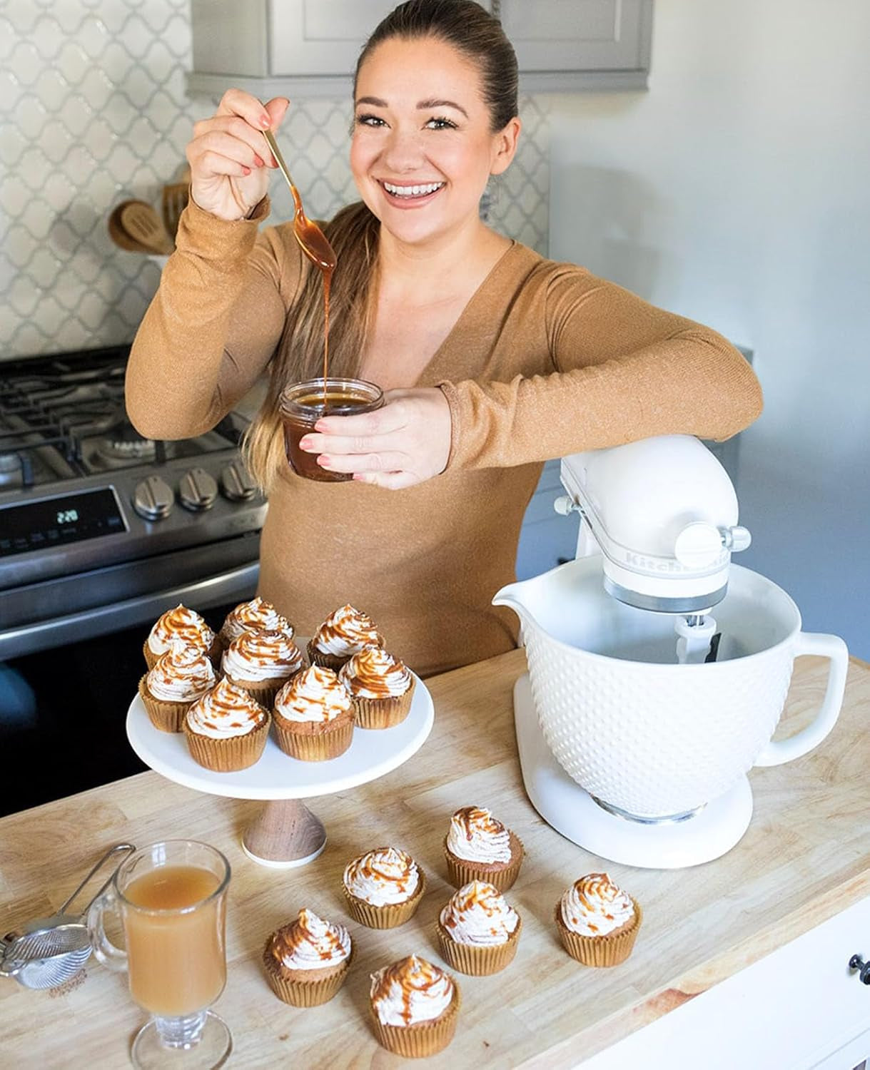 225Pcs Parchment Cupcake Liners - Standard Muffin Cups Liners for Baking, Parchment Paper Cupcake Wrappers with Excellent Greaseproof, Balanced Non-Stick & Non-Slip, Food Grade (Natural)