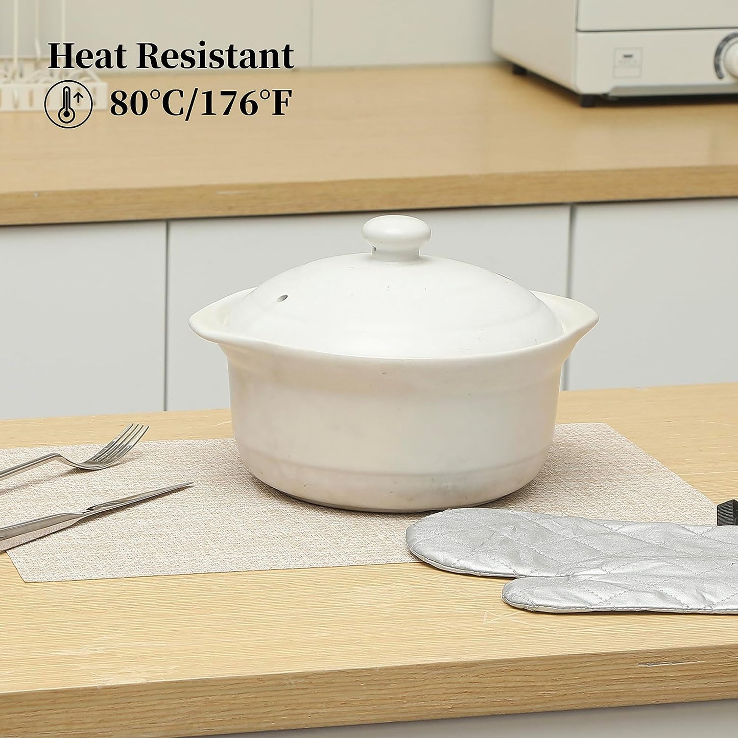 Beige Placemats Set of 4 - Heat Resistant Non-Slip Place Mats for Dining Table, Washable Durable PVC Vinyl Woven Table Mats（Beige, 4）