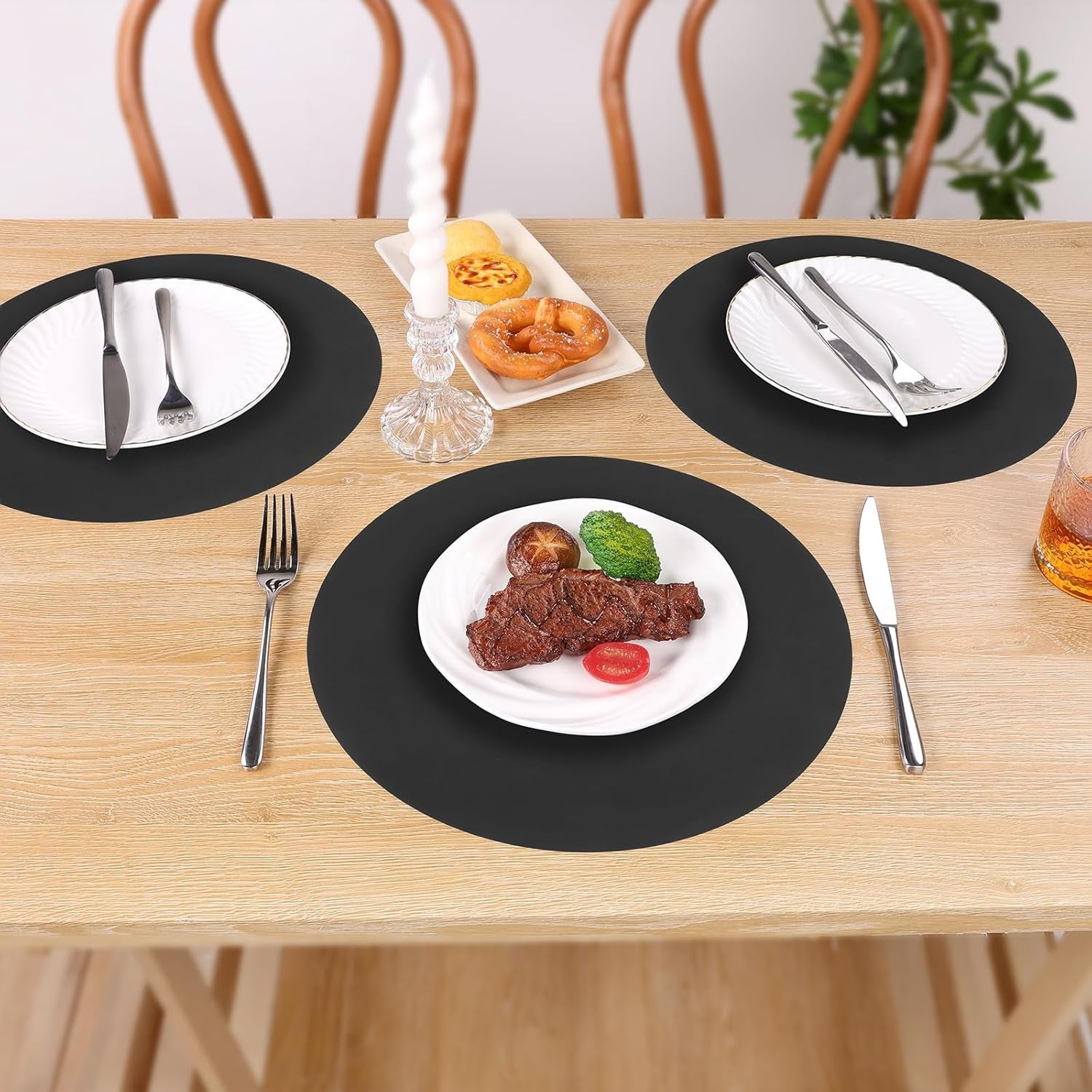 100 PCS round Paper Placemats 13 Inch Disposable Paper Place Mats for Dinner Wedding Birthday Party Festival Table Decoration Indoor Outdoor, Black
