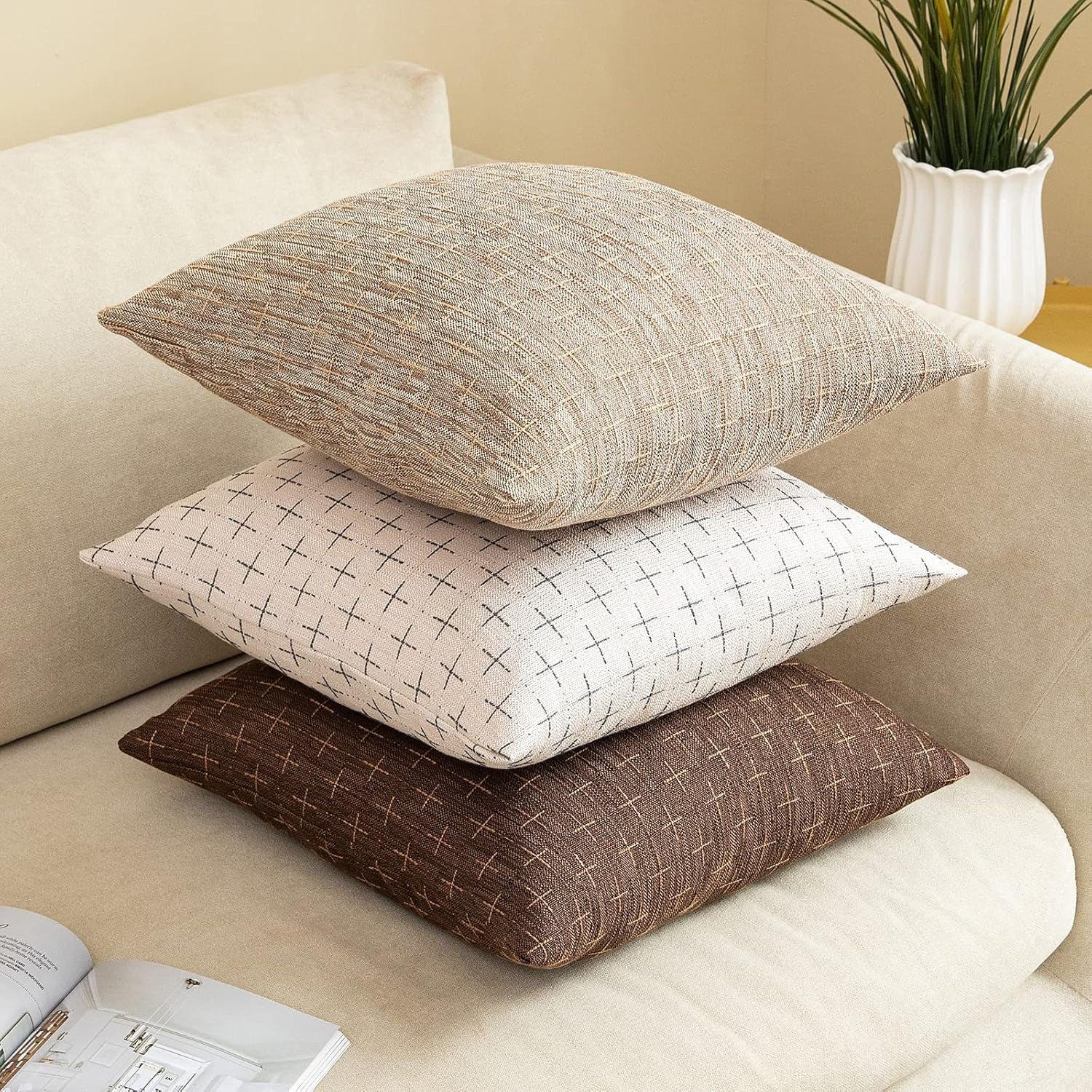 Pack of 2 Decorative Burlap Linen Christmas Throw Pillow Covers Modern Farmhouse Pillowcases Rustic Woven Textured Cushion Cover for Sofa Couch Bed 18X18 Inch Beige