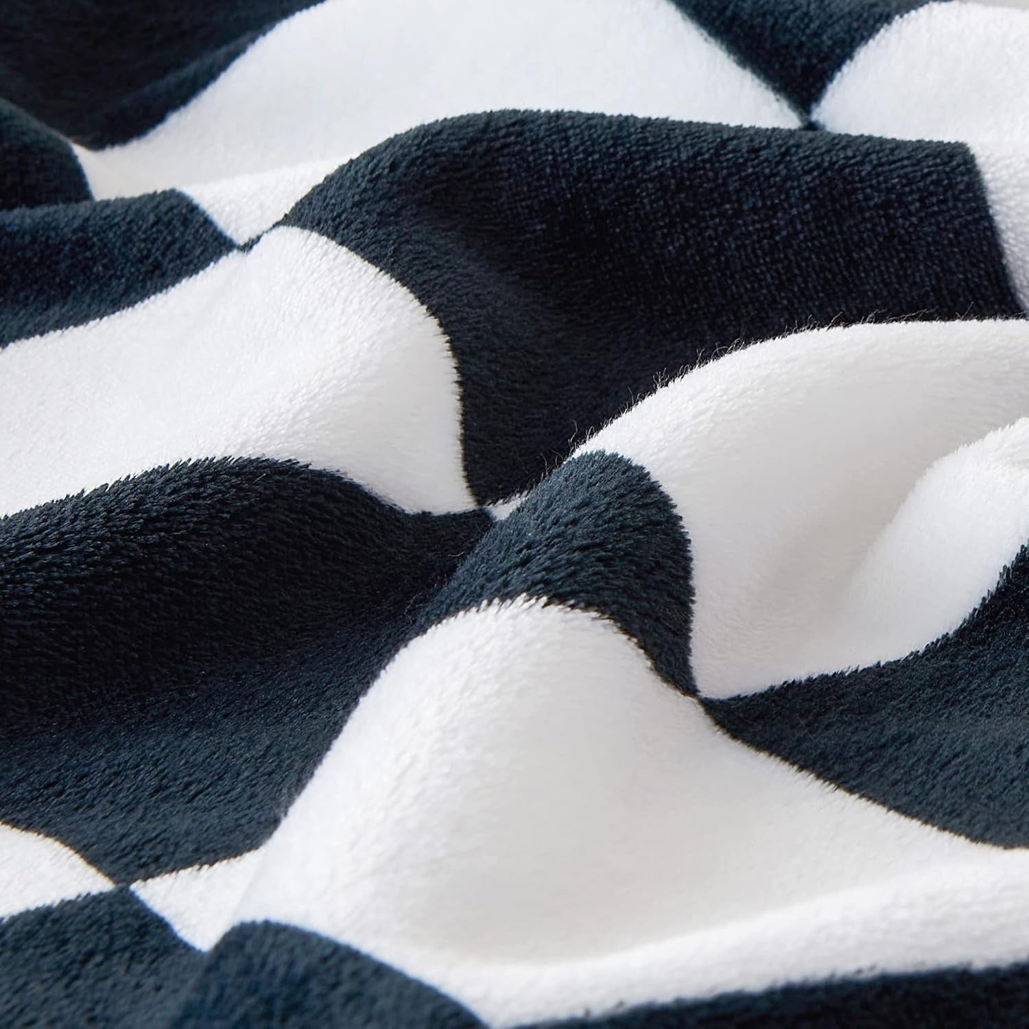 2 Pieces Fleece Blankets (Black, Solid & Checekered, 50"X60"), Luxury Plush Cozy Fuzzy Blankets