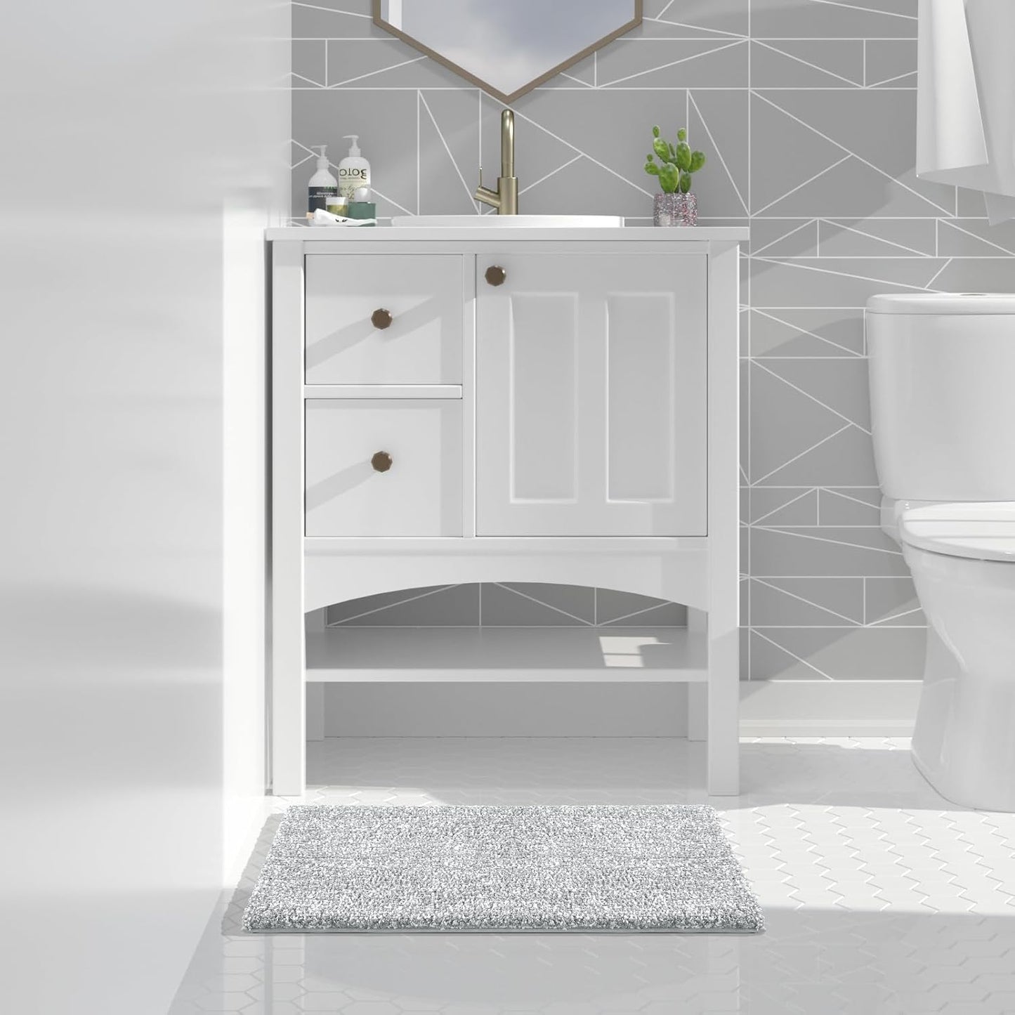 Bathroom Rugs Non Slip Washable, Extra Soft Comfortable Bath Mat, Water Absorbent Thick Floor Mats, Shaggy Rugs for Shower Bathtubs, 24"X17", Grey&White