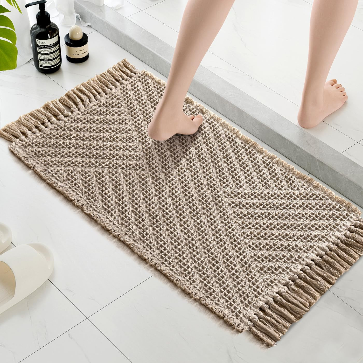 Waffle Bath Mat Super Absorbent Boho Bath Mat Non Slip Bath Rugs for Bathroom Floor Machine Washable Dry Fast Bathroom Rugs with Handmade Tassels, 17" X 24", Irish Cream