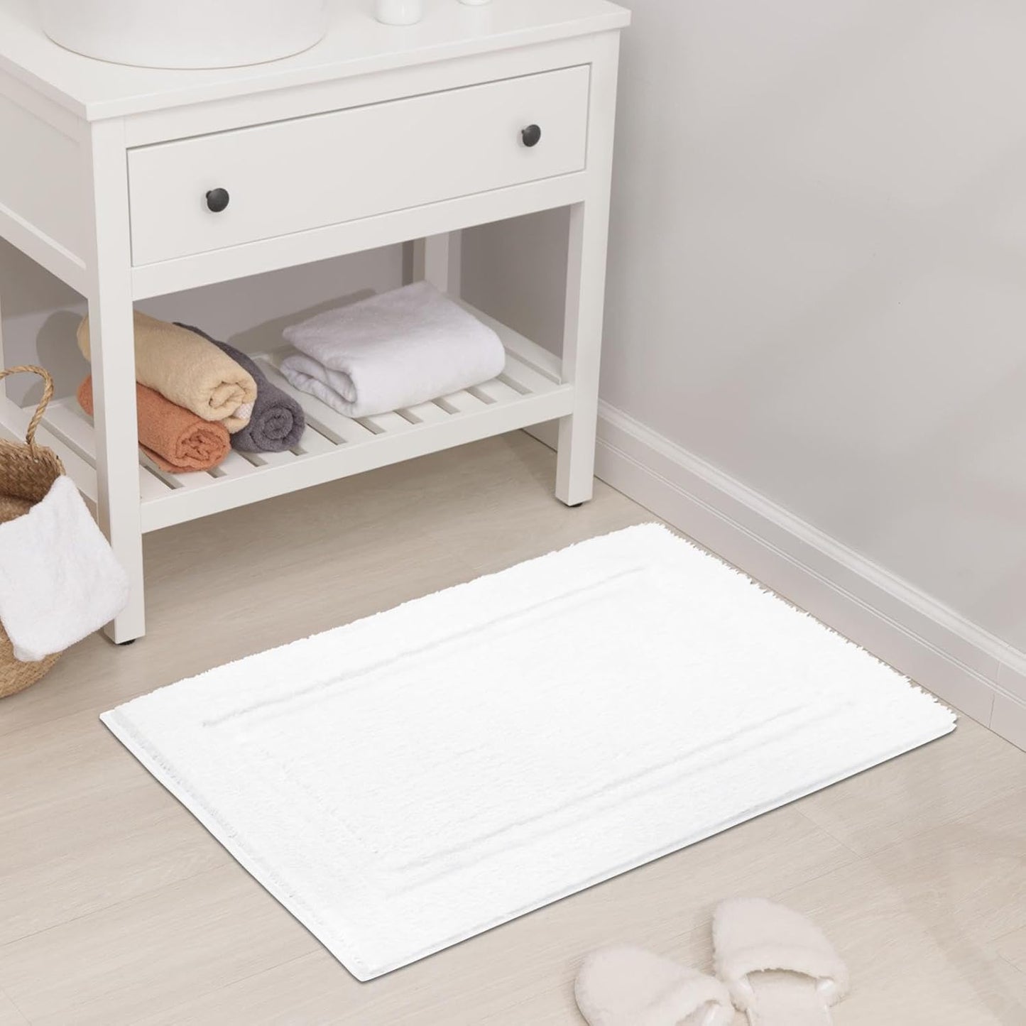 Super Soft Small Bathroom Rugs 16X24 Inch Non Slip Washable Bath Rugs Microfiber Bath Mats for Bathroom Floor Tub Shower Vanity Sink Decor Accessories, White 1'4" X 2'