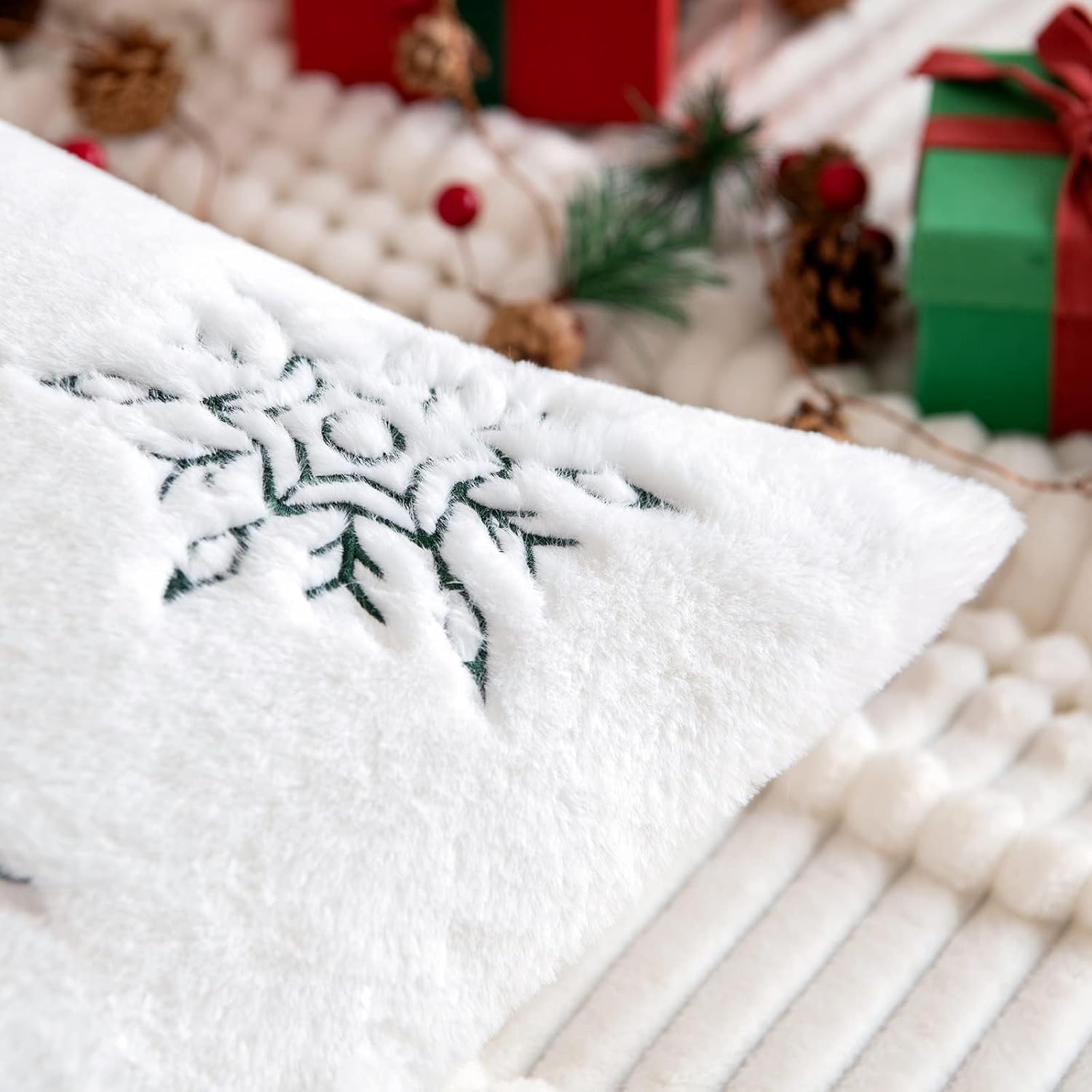 Pack of 2 Christmas Decorative Throw Pillow Covers Soft Faux Fur Pillow Cases with Embroidery Snowflake Winter Cute Pillowcases Holiday Decor for Couch Sofa Bedroom, 16×16 Inch, Green