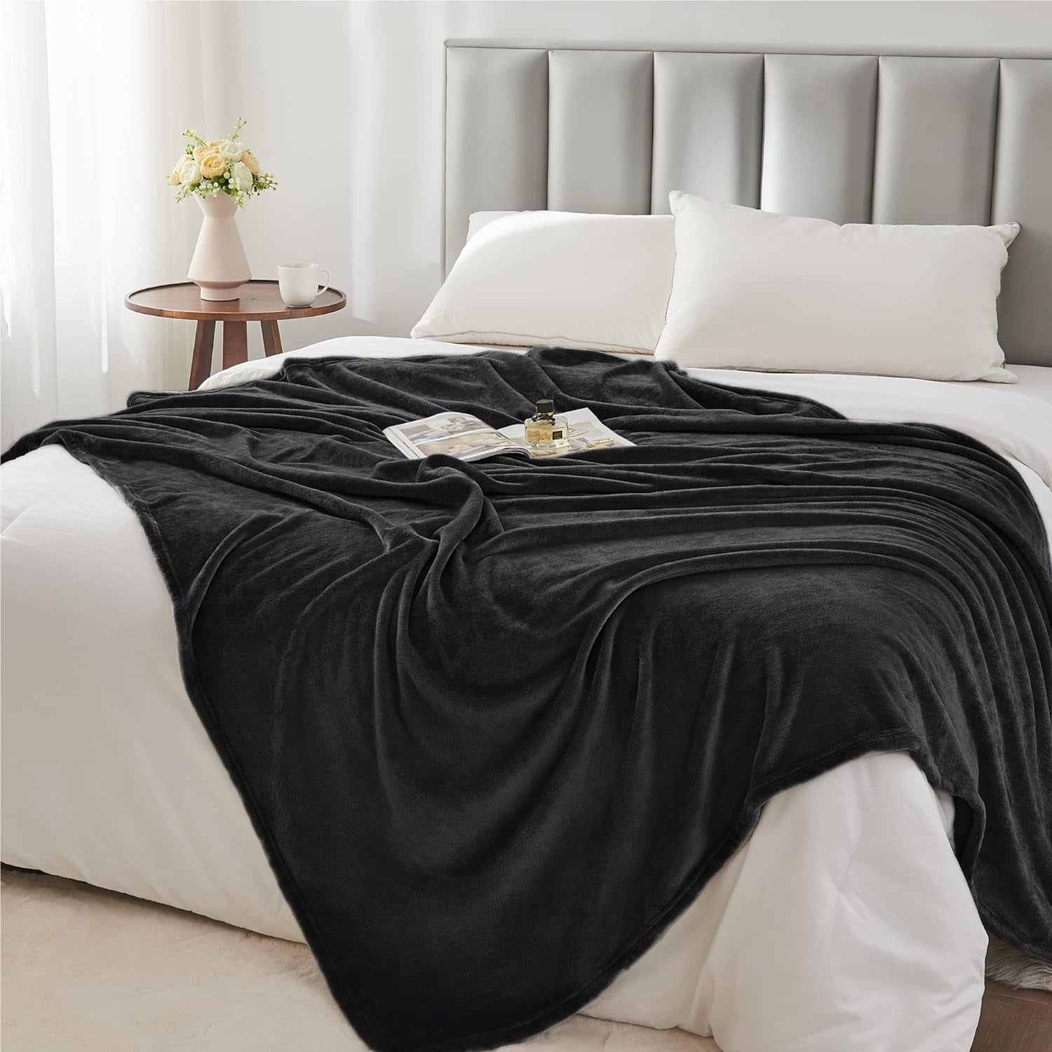 2 Pieces Fleece Blankets (Black, Solid & Checekered, 50"X60"), Luxury Plush Cozy Fuzzy Blankets