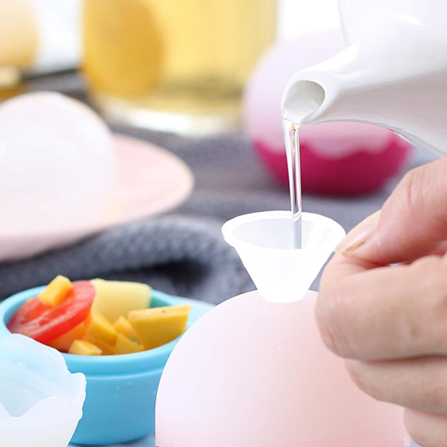 4 Sizes Kitchen Funnel Set, Food Grade Silicone Collapsible Funnel, Funnels for Kitchen Use Filling Bottles, Canning, Cooking, and Water Powder Transfer