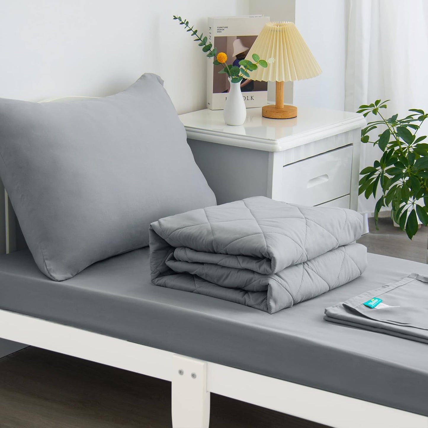 4 Piece Toddler Bedding Set,Ultra Soft and Breathable Crib Bedding Set,Includes Quilted Comforter,Fitted Sheet,Flat Top Sheet and Envelope Pillowcase for Boys and Girls,Grey