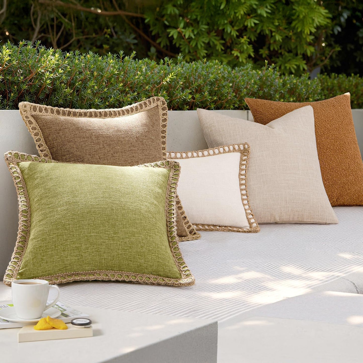 Pack of 2 Decorative Throw Pillow Covers Modern Farmhouse Outdoor Pillow Covers Neutral Linen Burlap Pillowcases Cushions for Couch Bed Living Room Sofa, Coffee 18 X 18 Inches 45 X 45 Cm