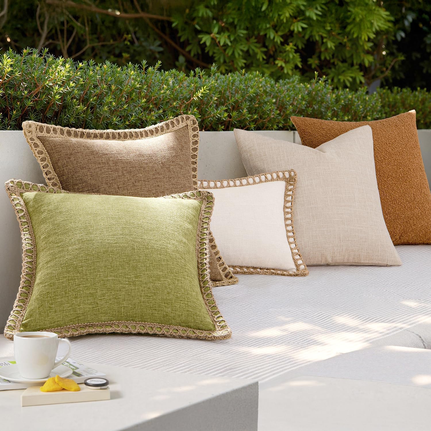 Pack of 2 Decorative Throw Pillow Covers Modern Farmhouse Outdoor Pillow Covers Neutral Linen Burlap Pillowcases Cushions for Couch Bed Living Room Sofa, Coffee 18 X 18 Inches 45 X 45 Cm