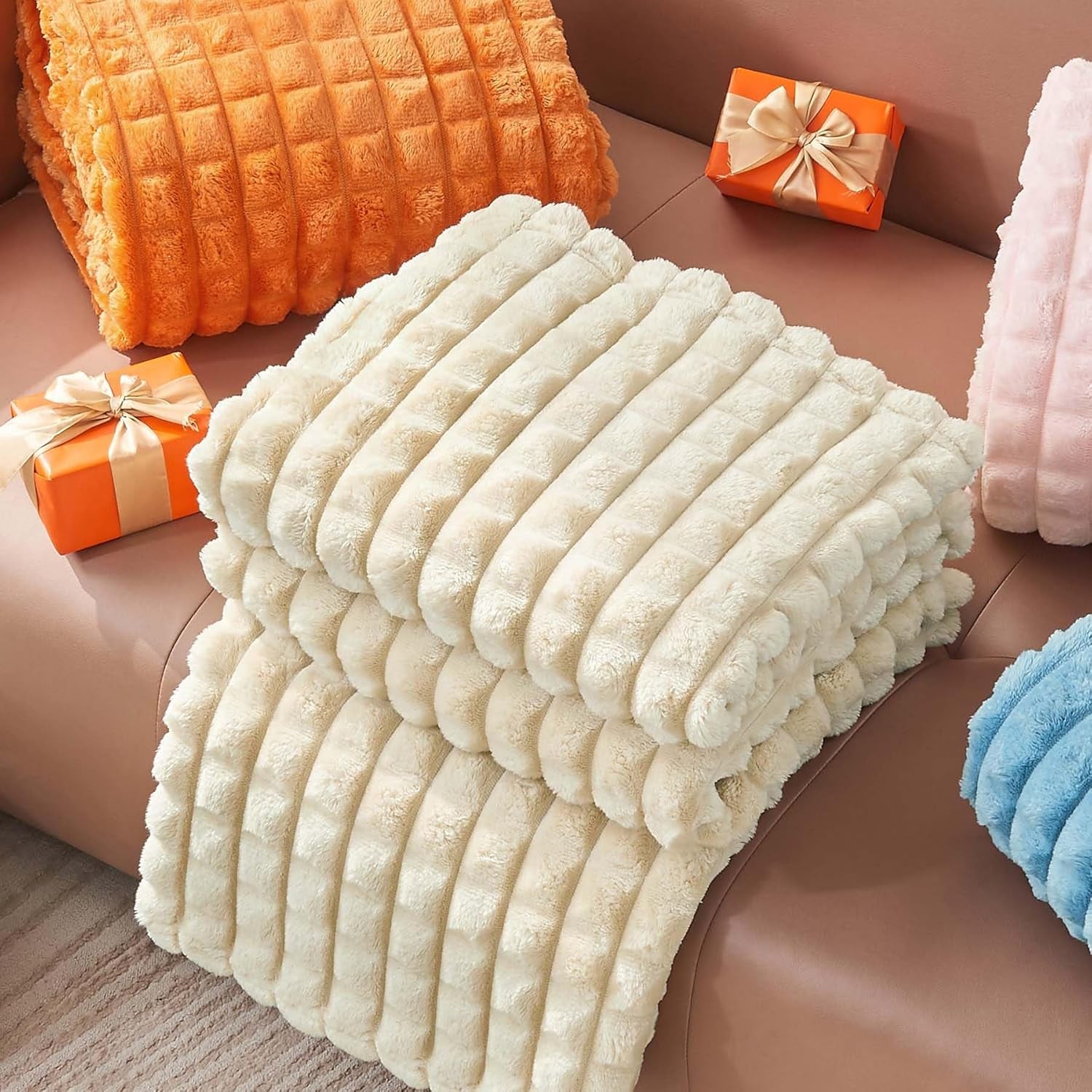 Beige Throw Blanket for Couch and Bed- Super Soft and Warm 3D Checkered Fluffy Fuzzy Fleece Blanket, Luxurious Plush Cozy Blanket for Room Decor Spring, 50X60 Inches