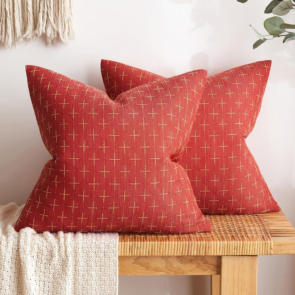 Pack of 2 Christmas Decorative Burlap Linen Throw Pillow Covers Modern Farmhouse Pillowcase Rustic Woven Textured Cushion Cover for Sofa Couch Bed 18X18 Inch Christmas Red