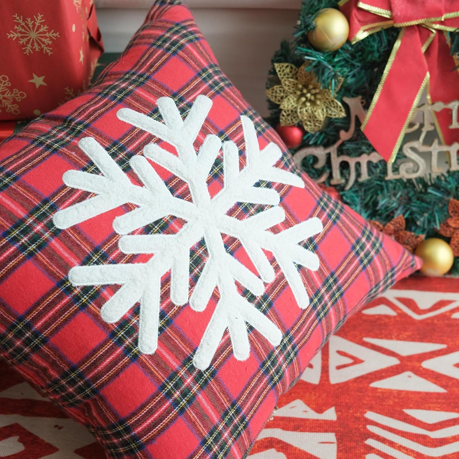 Pack of 2 Christmas Throw Pillow Covers Plaid Scottish Tartan Cushion Case Snowflake Embroideried Pillowcases for Sofa Couch Bedroom (Red, 20 X 20-Inch)