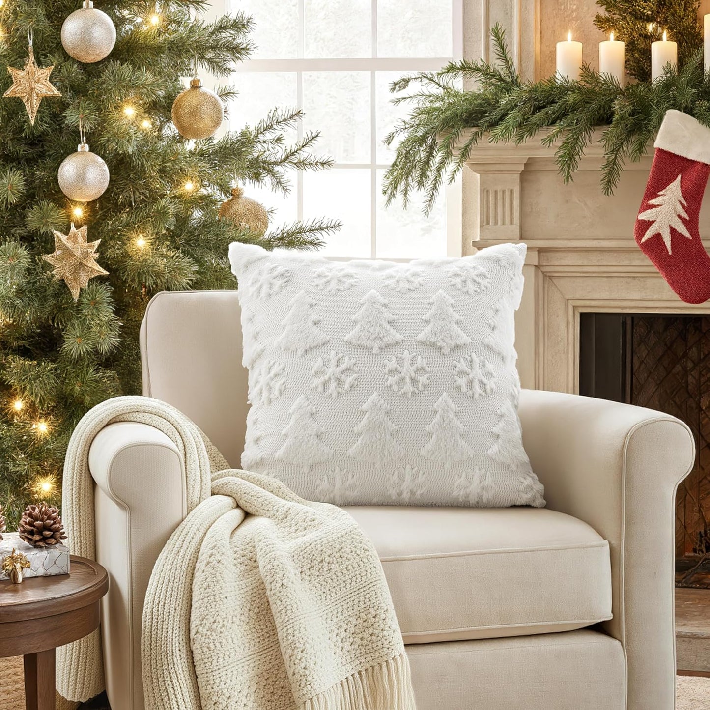 Christmas Throw Pillow Covers 18X18 Set of 2 Christmas Decorations Pure White Soft Plush Faux Fur Wool Xmas Tree Snowflakes Pillowcases Holiday Festivals Winter Home Decor Sofa Couch Bed Porch