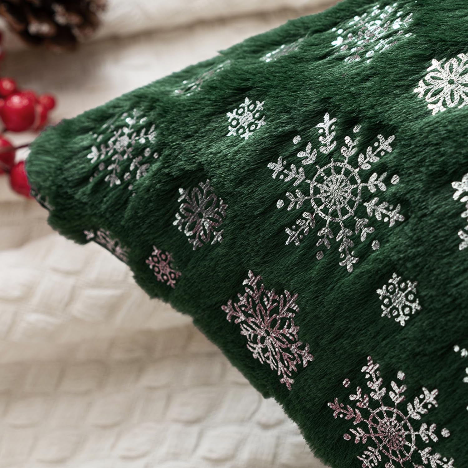 Christmas Dark Green Throw Pillow Covers Set of 2 Snowflakes Decorative Winter Couch Pillowcases 18×18 Inch Soft Plush Faux Fur Farmhouse Home Holiday Festival Decors for Sofa Living Room Bed