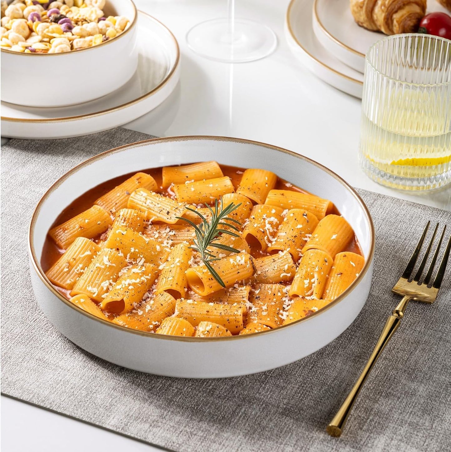 Large 9-Inch Ceramic Pasta Bowls Set of 4, 32 Oz Stoneware Serving Bowls for Kitchen, Versatile Wide Bowls for Fruit, Pasta, Salad, Oatmeal, Microwave Safe, Pearl White