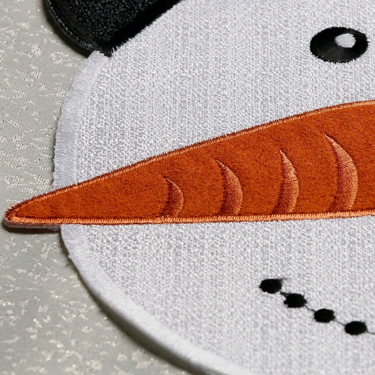 Christmas Placemats Set of 4, Xmas White Snowman round Place Mats for Holiday Kitchen Dining Table, Burlap Embroidered Doilies with Red and Green for Kids, Xmas, Parties, Machine Washable