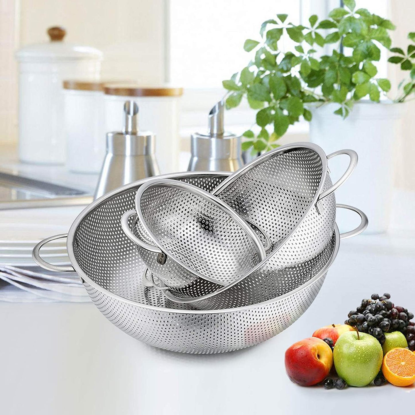 Colander Set of 3, Stainless Steel Micro-Perforated Colanders Strainers for Draining Rinsing Washing, Ideal for Pasta Vegetables Fruits, Heavy Duty & Dishwasher Safe - 1/3/5 Quart