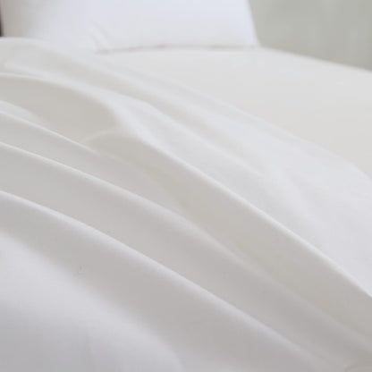 Standard/Queen Pillowcase with Zipper Closure - 100% Egyptian Cotton, Extra Soft Cover with Polyester Filling, Ideal for Goose Feather Pillows