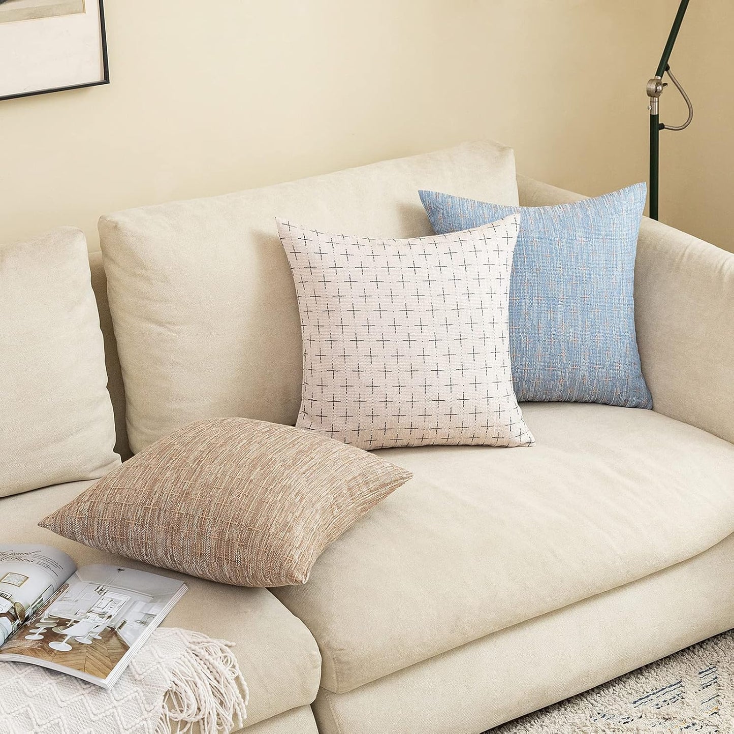 Pack of 2 Decorative Burlap Linen Christmas Throw Pillow Covers Modern Farmhouse Pillowcases Rustic Woven Textured Cushion Cover for Sofa Couch Bed 18X18 Inch Beige