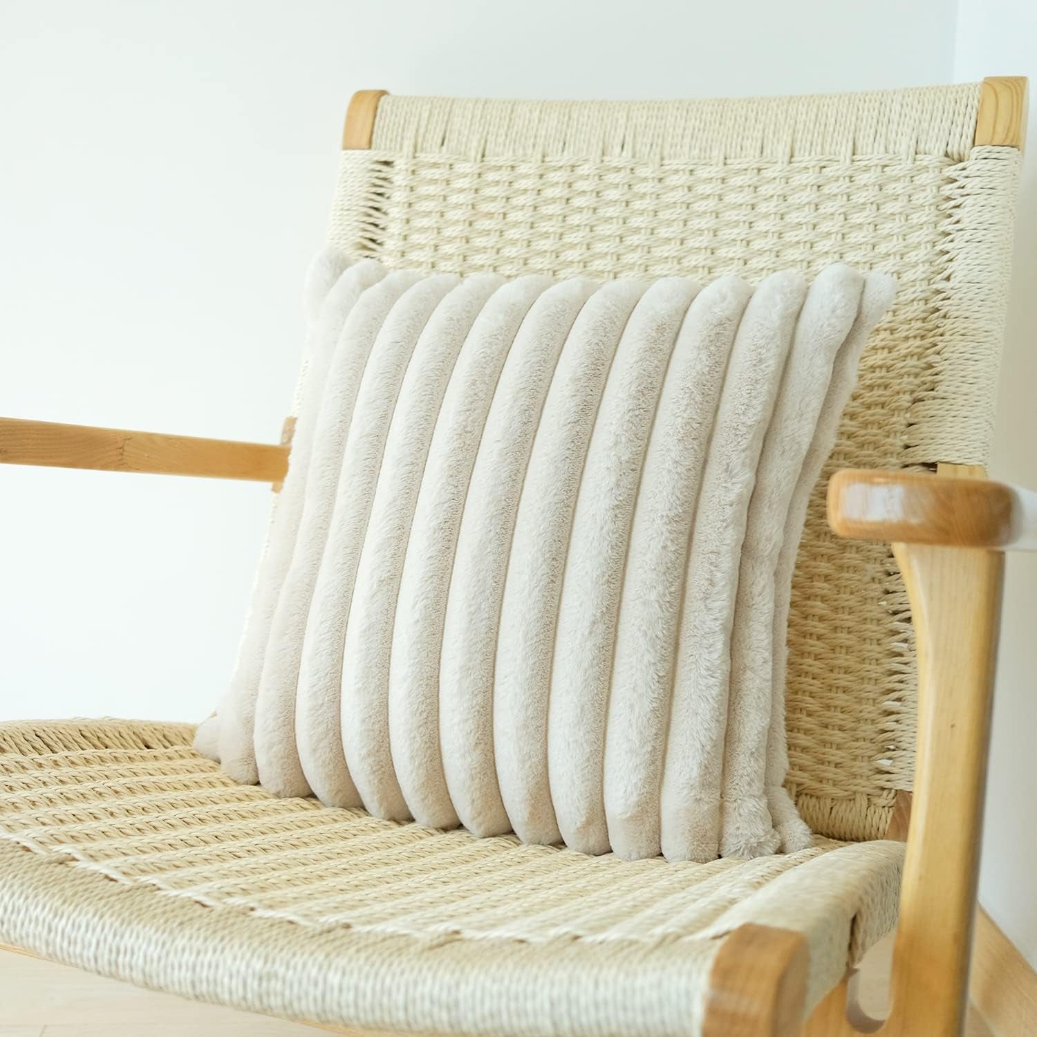 Pack of 2 Faux Fur Plush Decorative Throw Pillow Covers for Home, Couch Cushion Case Soft Solid Pillowcases (Beige, 20 X 20-Inch)