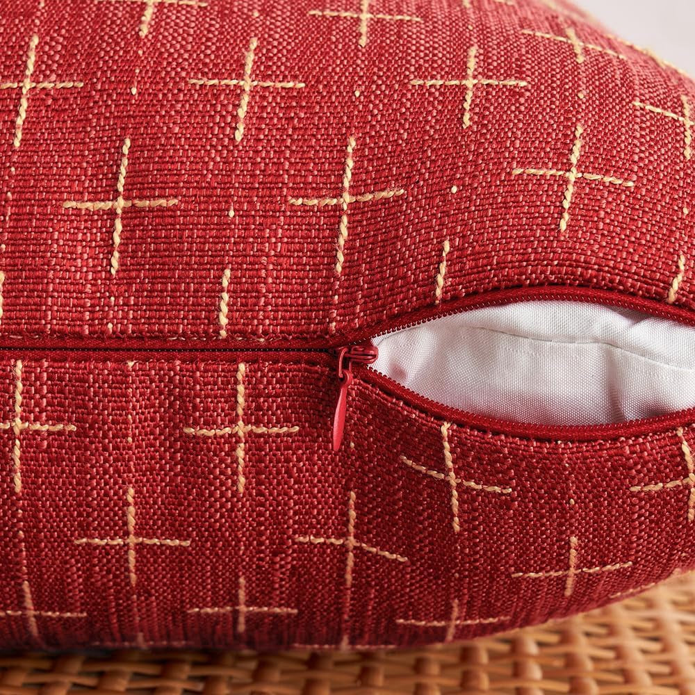 Pack of 2 Christmas Decorative Burlap Linen Throw Pillow Covers Modern Farmhouse Pillowcase Rustic Woven Textured Cushion Cover for Sofa Couch Bed 18X18 Inch Christmas Red