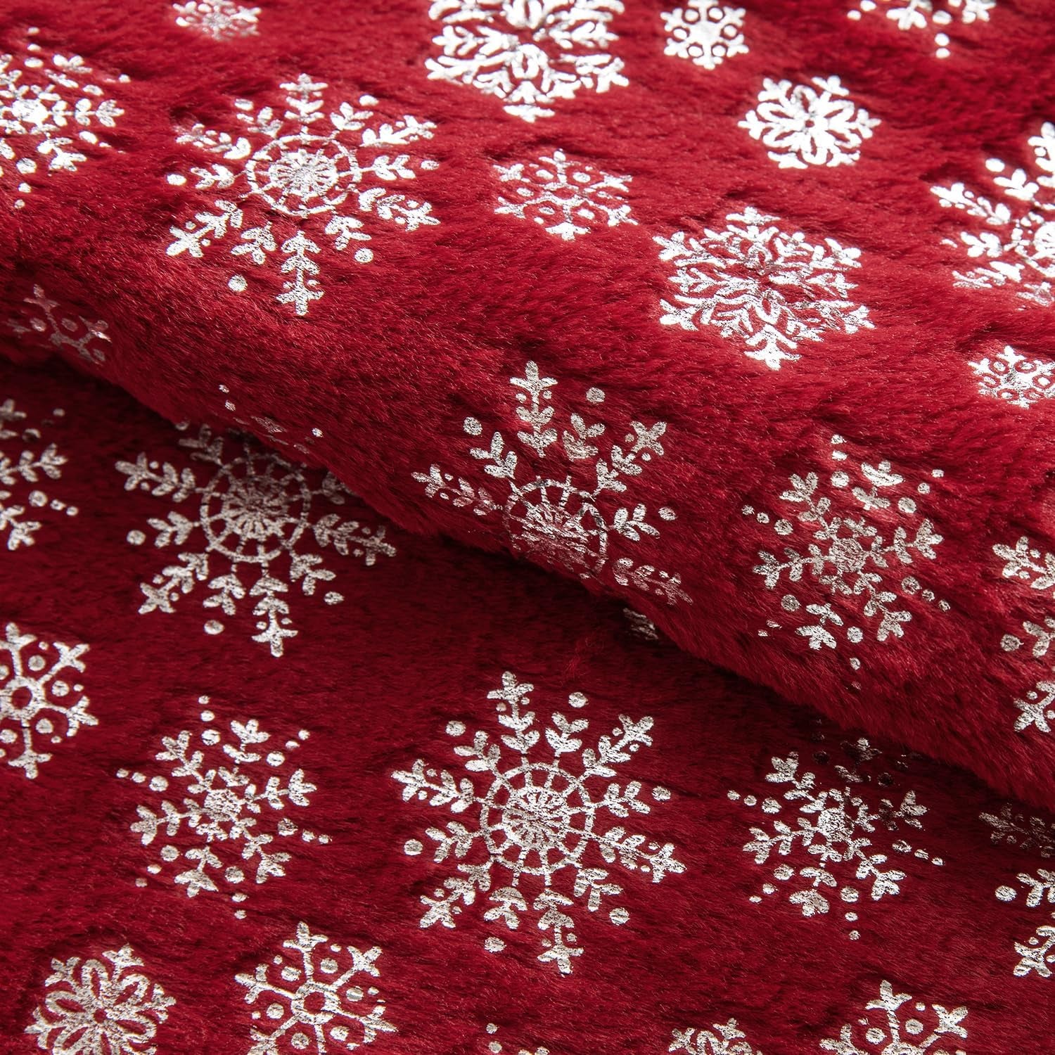 Christmas Burgundy Throw Pillow Covers Set of 2 Snowflakes Decorative Winter Couch Pillowcases 18×18 Inch Soft Plush Faux Fur Farmhouse Home Holiday Festival Decors for Sofa Living Room Bed