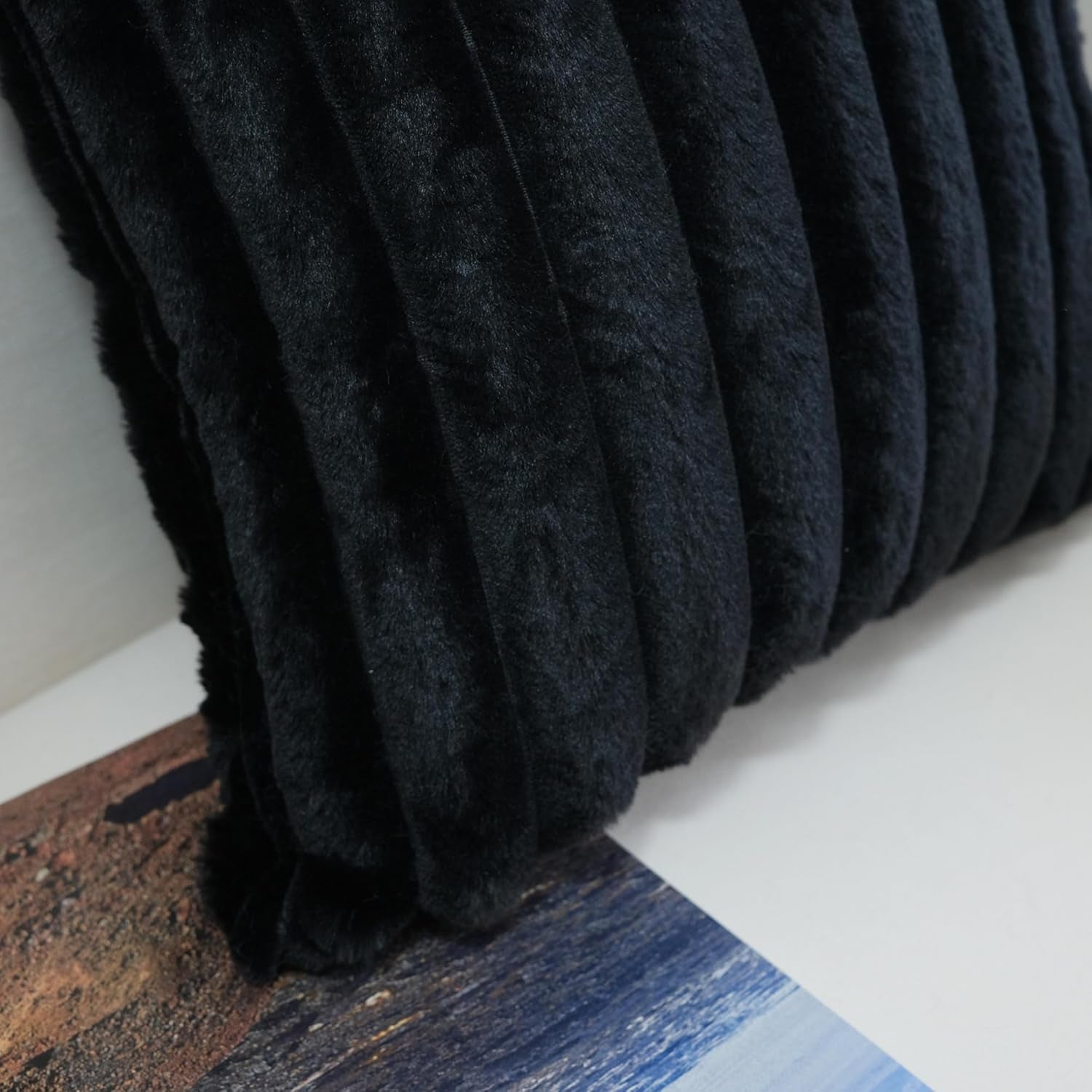 Pack of 2 Faux Fur Plush Decorative Throw Pillow Covers Couch Cushion Case Soft Pillowcases (Black, 20 X 20-Inch)