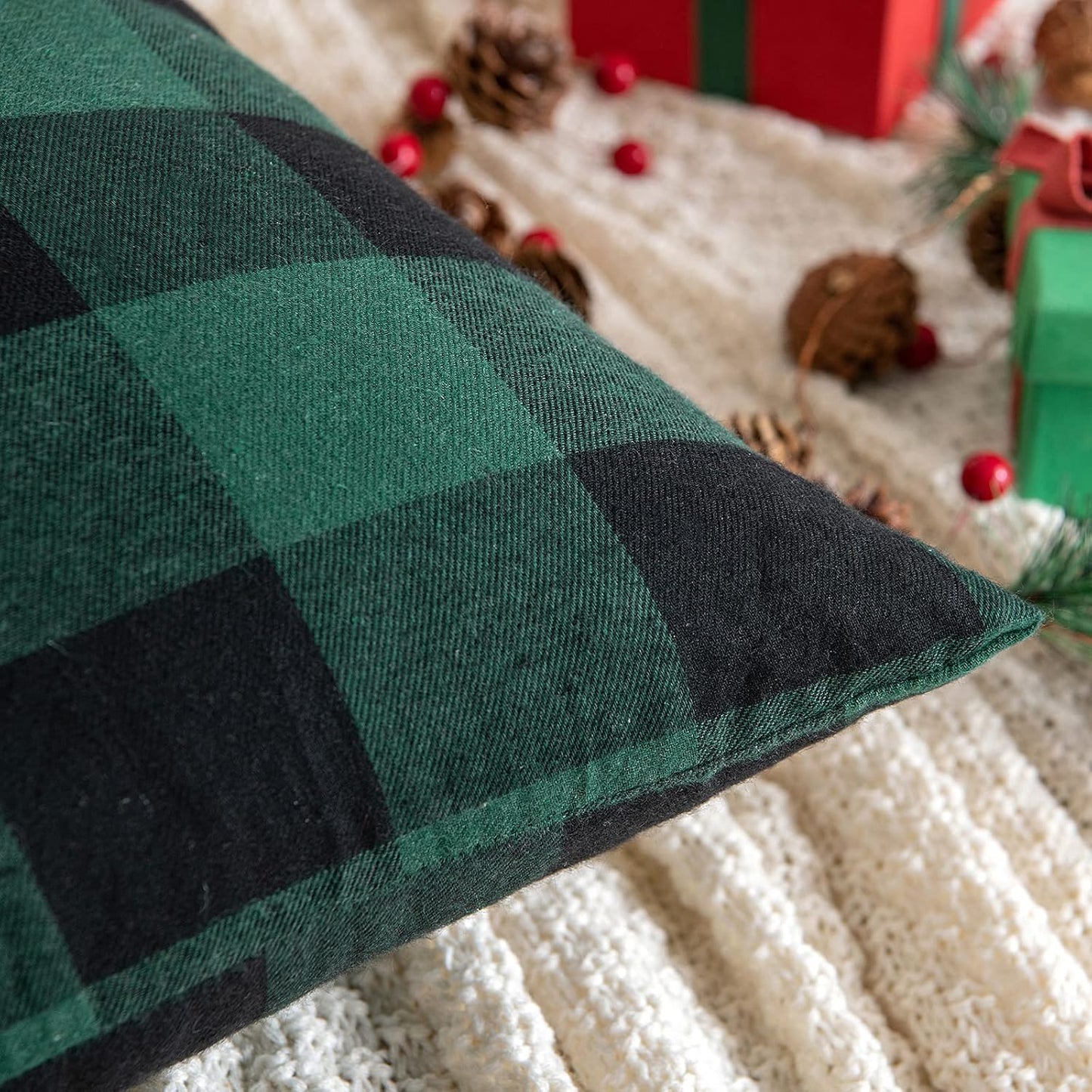 Pack of 2 Christmas Buffalo Check Plaids Porch Throw Pillow Covers Classic Retro Linen Farmhouse Cushion Case Soft Pillowcases for Home Decor Sofa Bedroom Couch 18 X 18 Inch Green and Black