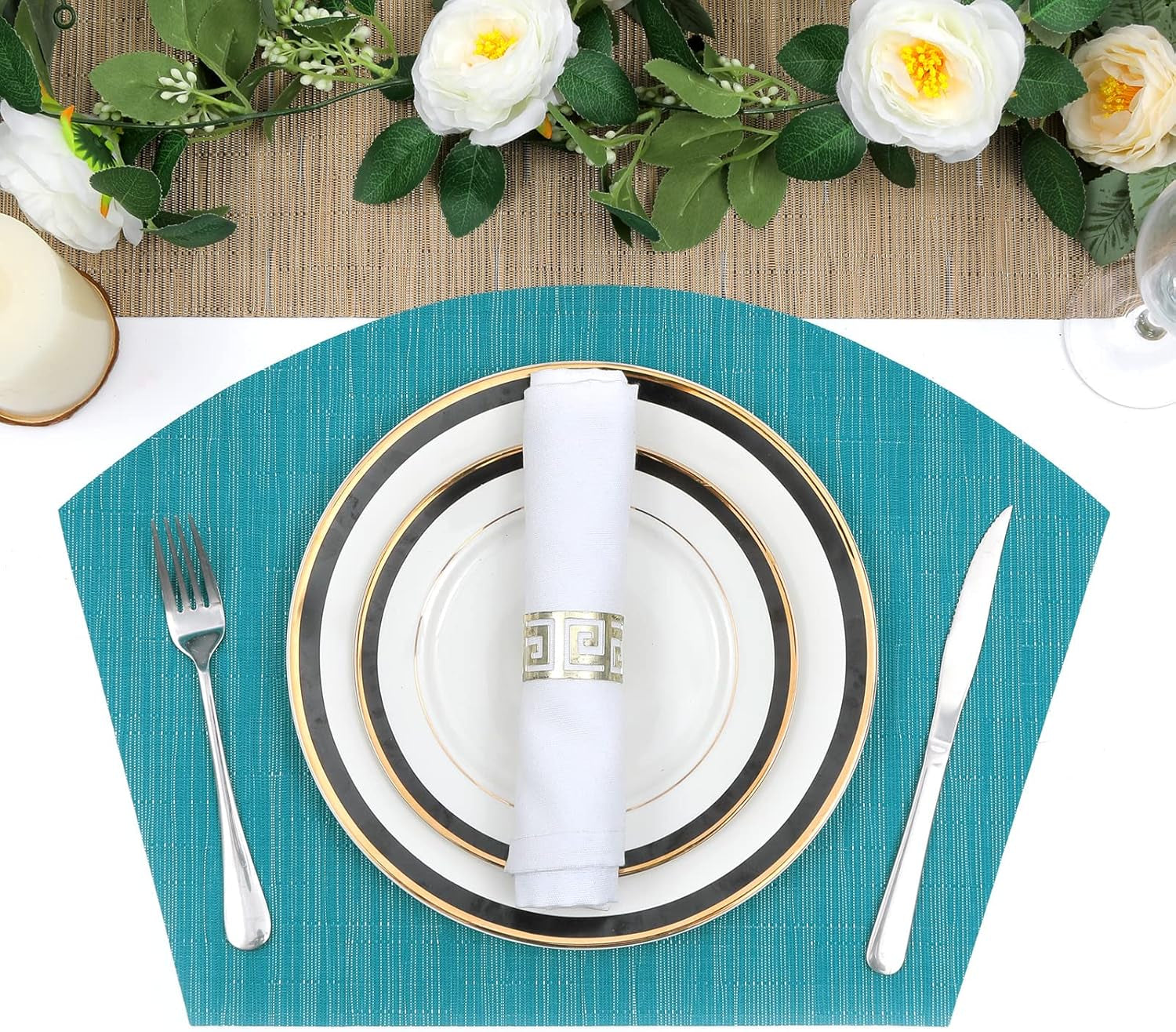 Large Size Wedge Placemats with Centerpiece Set of 5, PVC Woven Vinyl Place Mats for round Table Washable Indoor Outdoor Table Placemats, Blue