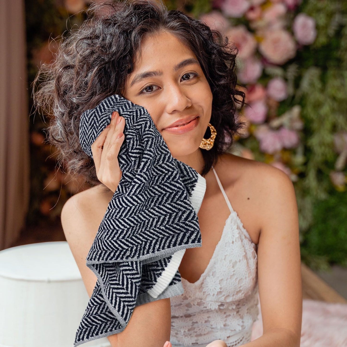 Hand Towels for Bathroom with Decorative Herringbone Stripes, 100% Cotton, 13 X 28 Inches, Navy-Blue and White, 2 Pack