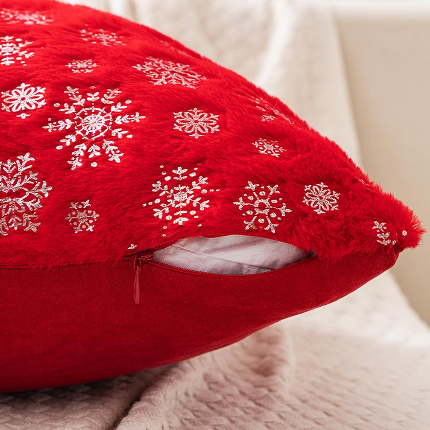 Christmas Red Throw Pillow Covers Set of 2 Snowflakes Decorative Winter Couch Pillowcases 18×18 Inch Soft Plush Faux Fur Farmhouse Home Holiday Festival Decors for Sofa Living Room Bed