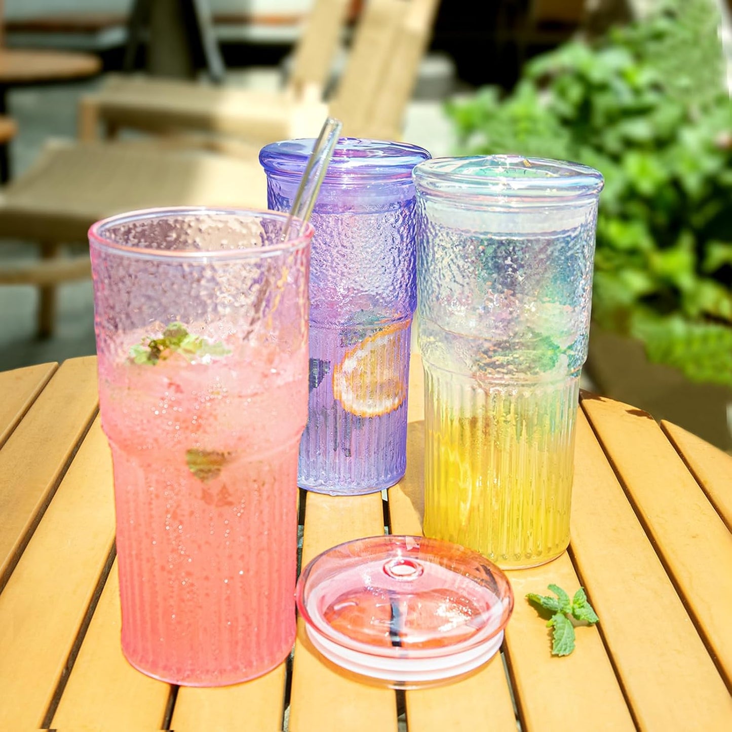 20Oz Glass Cups with Lids and Straws, 2 Pack High Borosilicate Iced Coffee Cups Drinking Glasses Tumbler for Smoothie, Water, Tea, Juice Drinks, Violet Purple