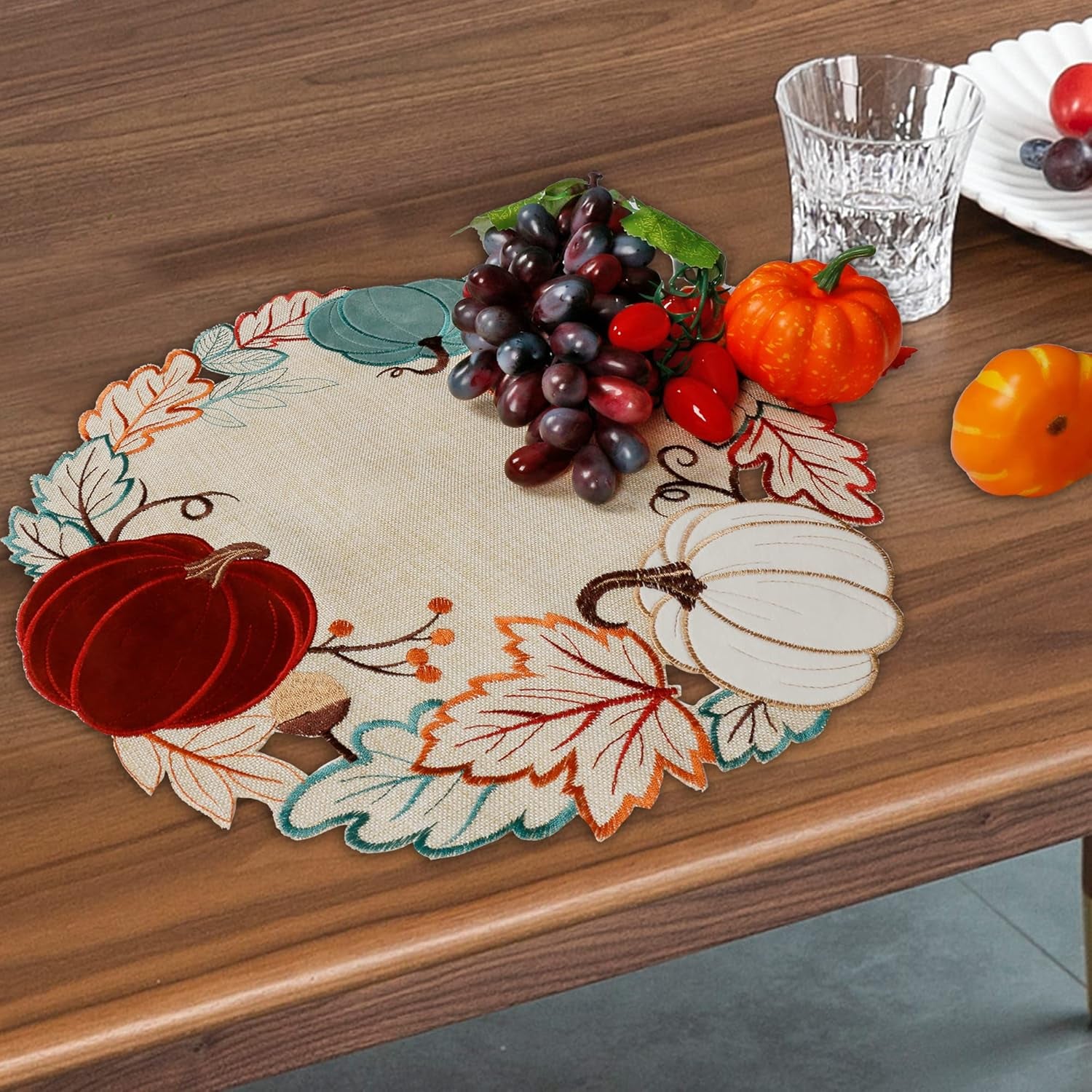 Thanksgiving Placemats Set of 4, Fall Pumpkins round Placemats, Embroidered Harvest Pumpkin Farmhouse Placemat for Dining Table, Fall Decor for Home, Halloween Table Decorations