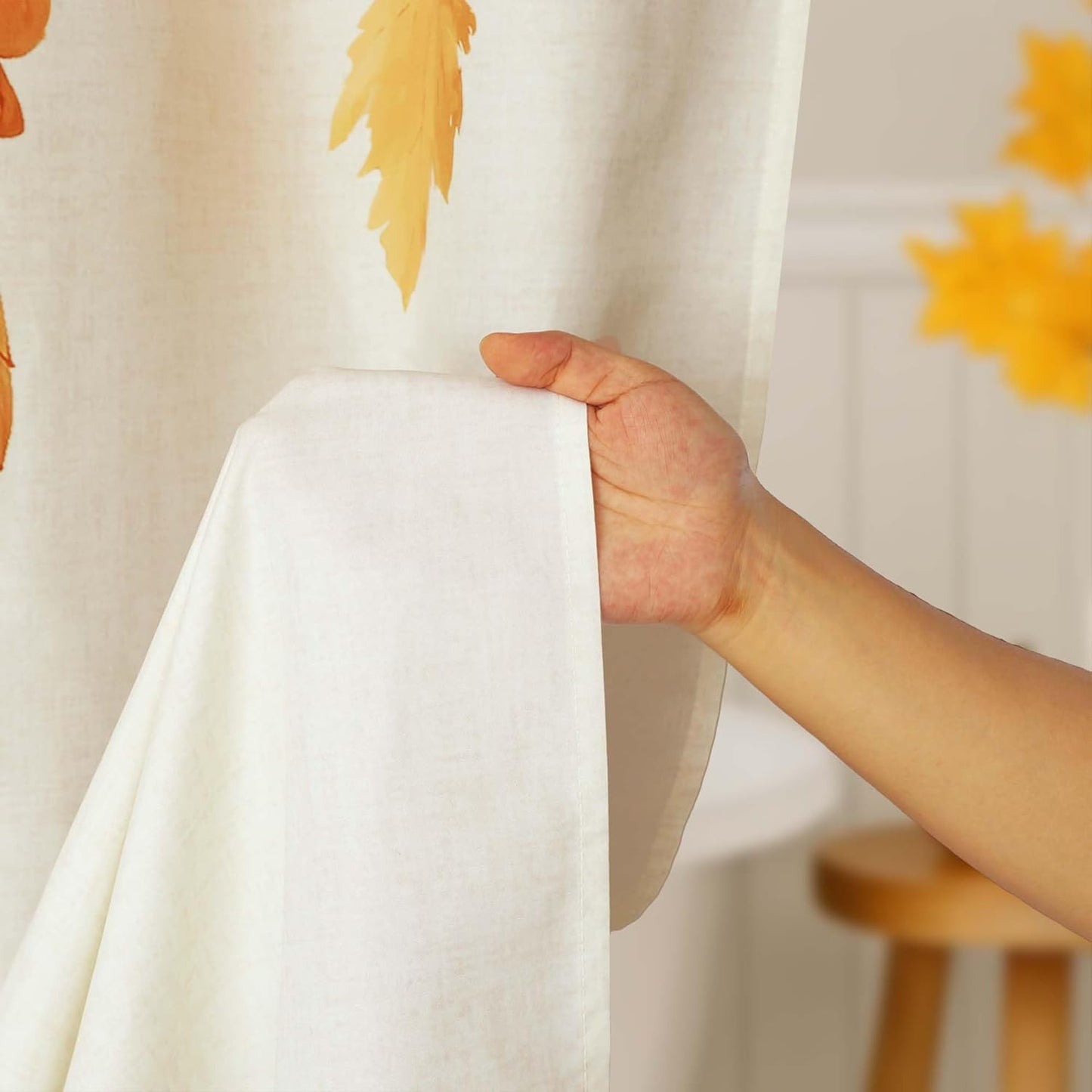 Fall Thanksgiving Shower Curtain, Waterproof Printed Harvest Autumn Floral Pumpkin Bathroom Curtain Decor, Farmhouse Halloween Shower Curtains for Bathroom, 72X72 Inch