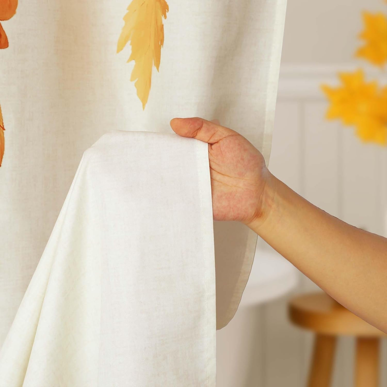 Fall Thanksgiving Shower Curtain, Waterproof Printed Harvest Autumn Floral Pumpkin Bathroom Curtain Decor, Farmhouse Halloween Shower Curtains for Bathroom, 72X72 Inch