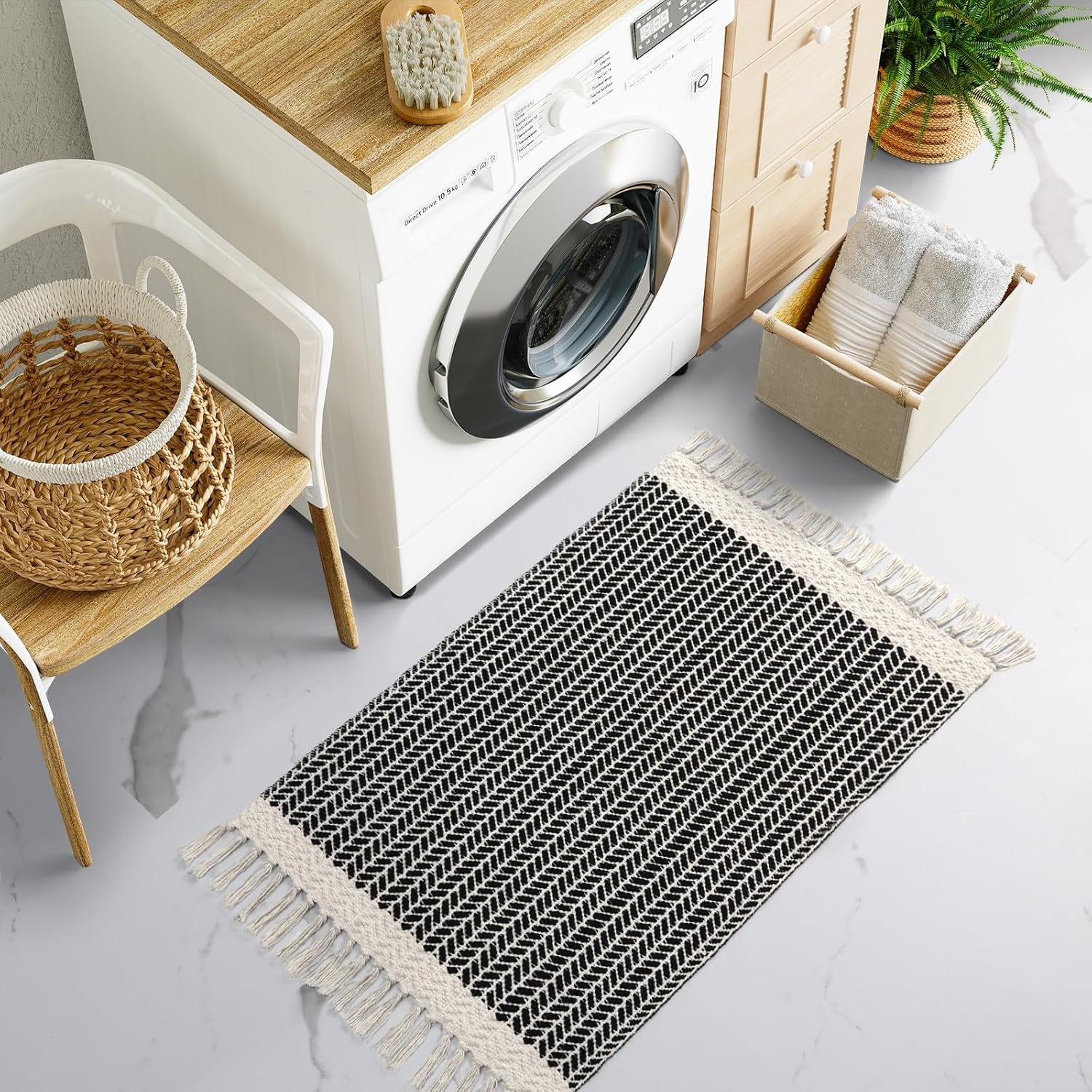 Boho Bathroom Rugs, Small 2X3 Front Door Mat Lightweight Kitchen Rug Woven Cotton Area Rug with Tassels, Farmhouse Washable Black and White Throw Rug Low Pile Carpet for Entry Laundry