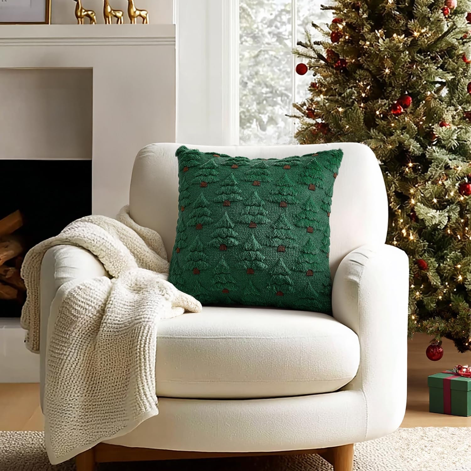 Christmas Tree Decorative Pillow Covers Faux Fur Wool Throw Pillows Soft Plush Cushion Covers Set of 2 Xmas Home Decor Winter Holiday for Sofa Couch Livingroom Bed 18X18 Inch Dark Green