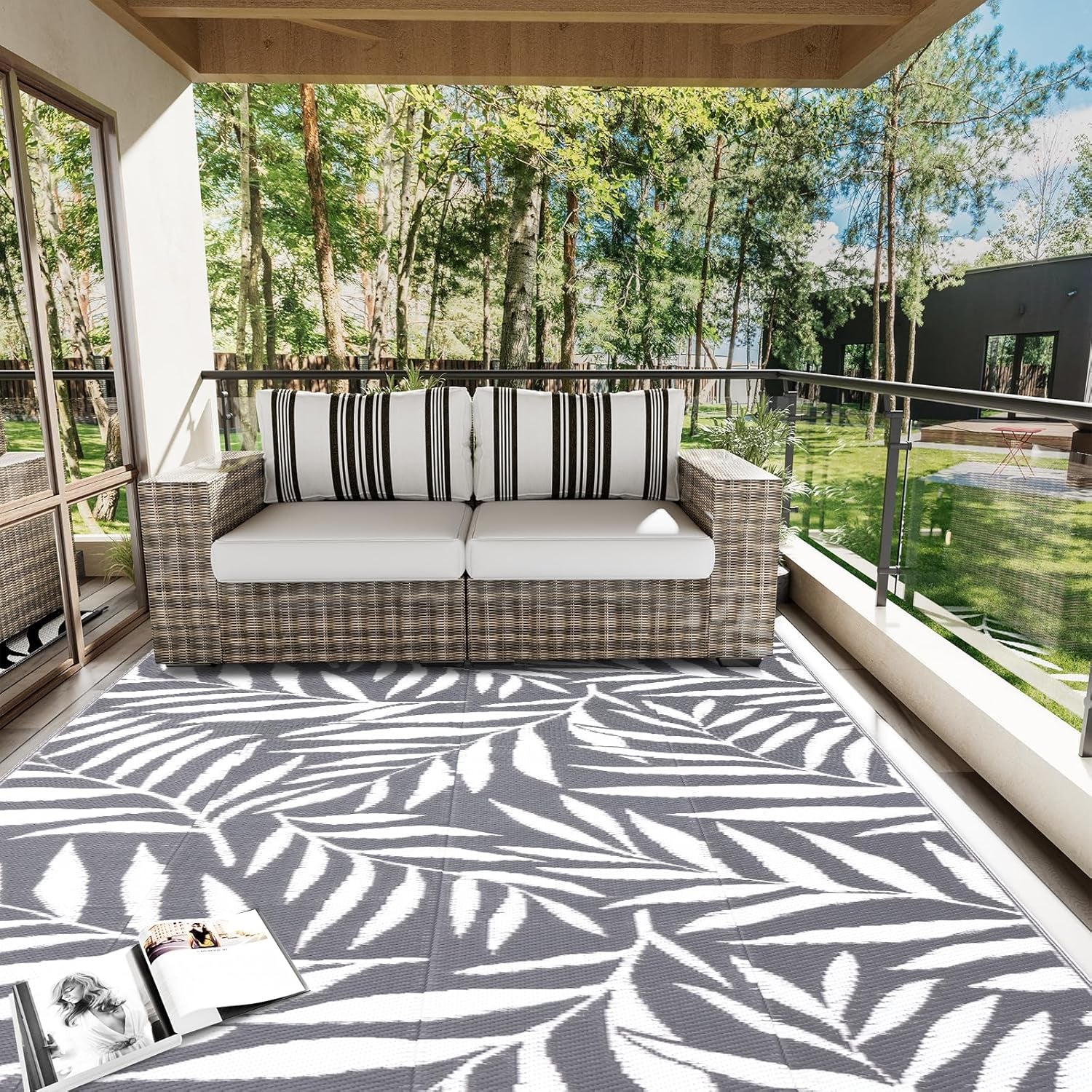 Waterproof Outdoor Rug 5X8 Ft, Reversible Outdoor Plastic Straw Rug with Leaf Pattern, RV Mat, Indoor Outdoor Carpet for Patio, Camping, Balcony, Deck, Backyard, Grey & White